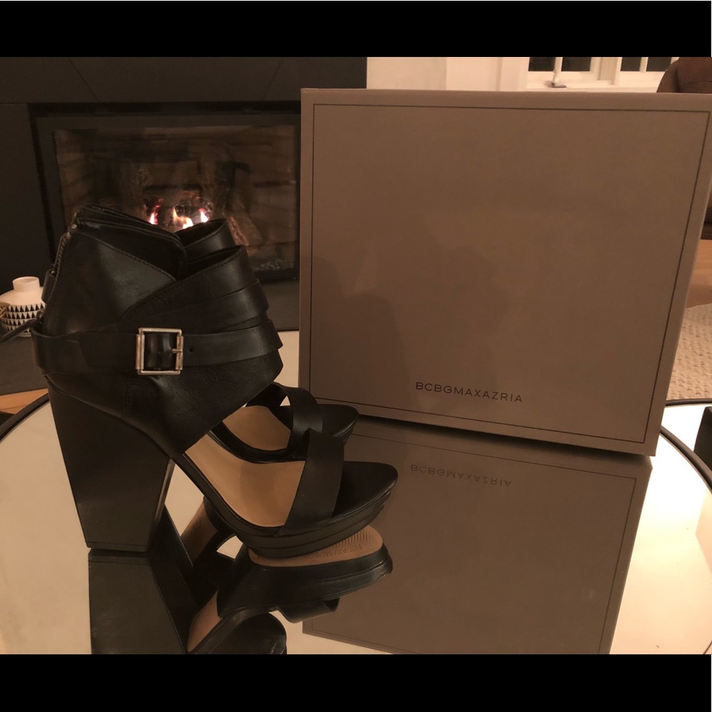 BCBG MAX AZRIA Runway Pumps
